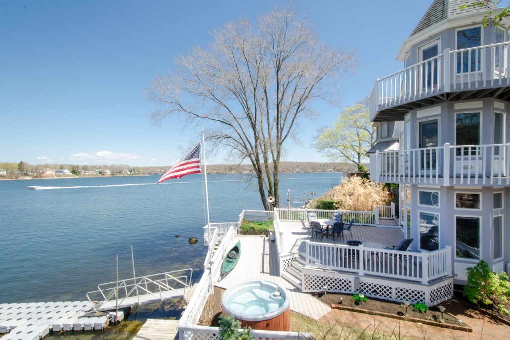 Weekender-Bishops Bay