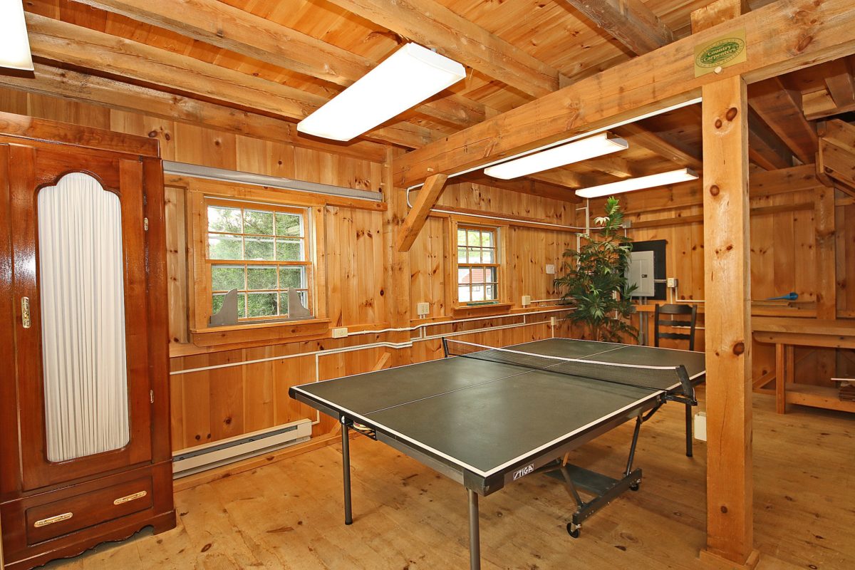 49-black-rock-barn-interior