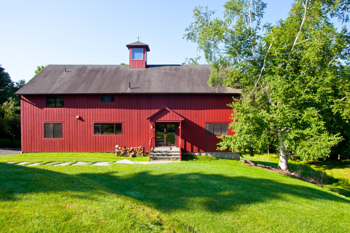 18530567_19_barn_front